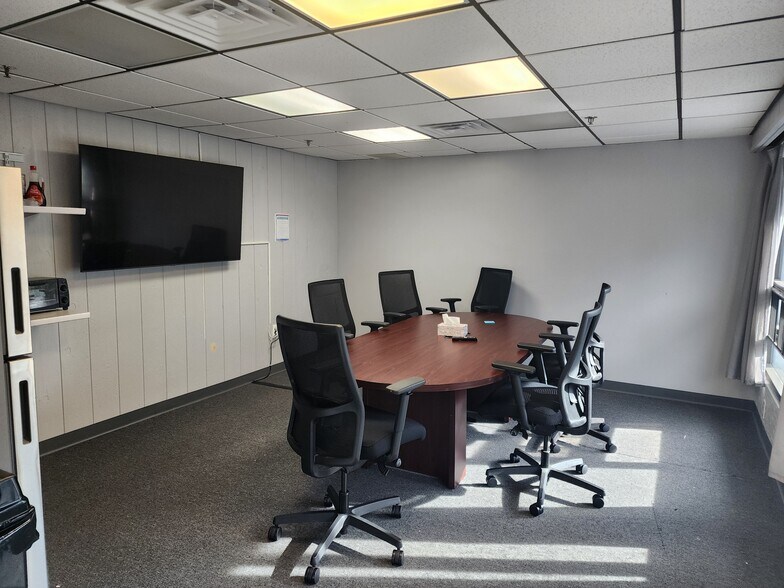 More Photos Of 274 Main St, Reading Office For Lease