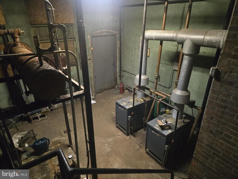 More Photos Of 1343 Highway 77, Bridgeton Flex For Sale