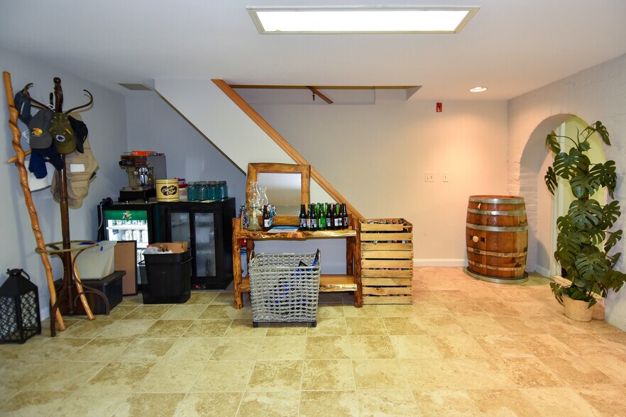 More Photos Of 109-111 S Fairfax St, Alexandria Office For Sale