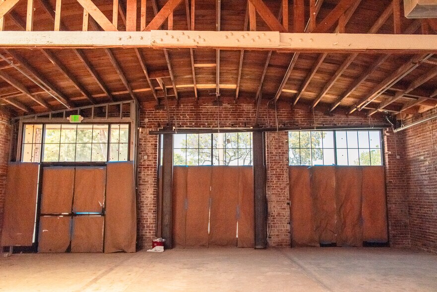 More Photos Of 4410 Gage Ave, Bell Restaurant For Lease