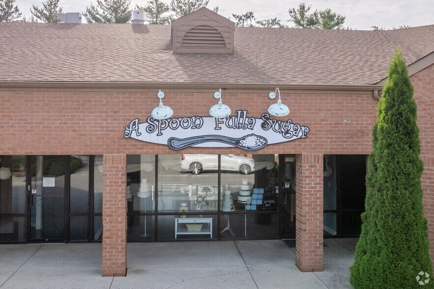 More Photos Of 11900-11920 Montgomery Rd, Cincinnati General Retail For Lease