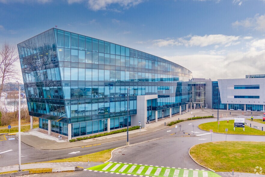 More Photos Of 3820 Cessna Dr, Richmond Office For Lease