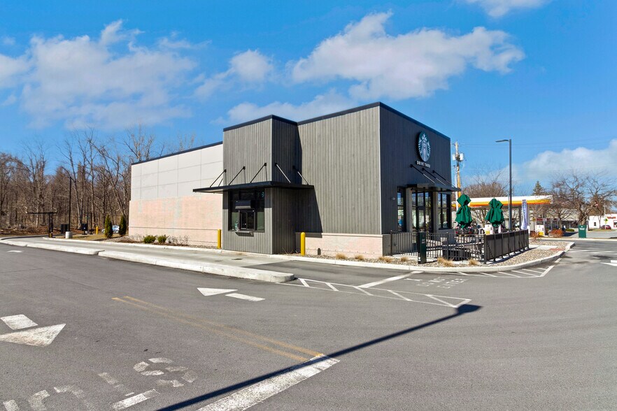 More Photos Of 108 Northside Dr, Bennington Freestanding For Sale