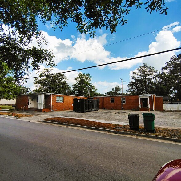 More Photos Of 102 Market St, Timmonsville Medical For Sale