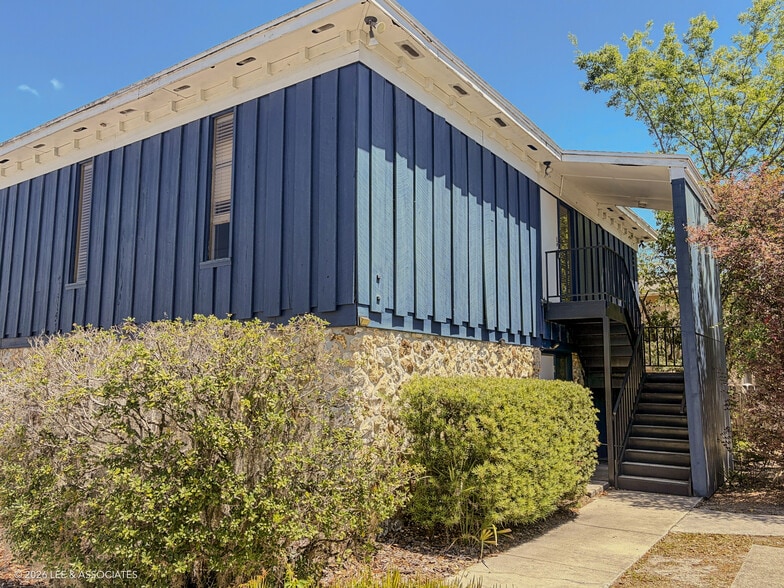 More Photos Of 1425 NW 6th St, Gainesville Office For Lease