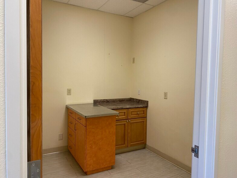 More Photos Of 820 Willow St, San Jose Unknown For Lease