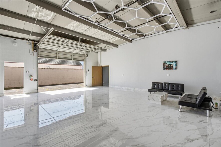 More Photos Of 4554 Auburn Blvd, Sacramento Auto Dealership For Sale