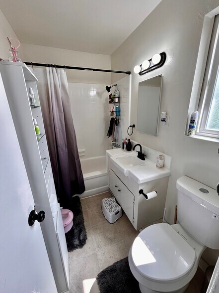 More Photos Of 14611 Larch Ave, Lawndale Apartments For Sale
