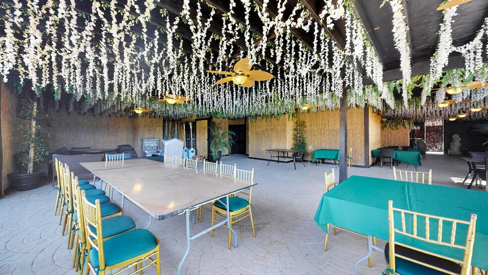 More Photos Of 6500 Foothill Blvd, Tujunga Restaurant For Sale