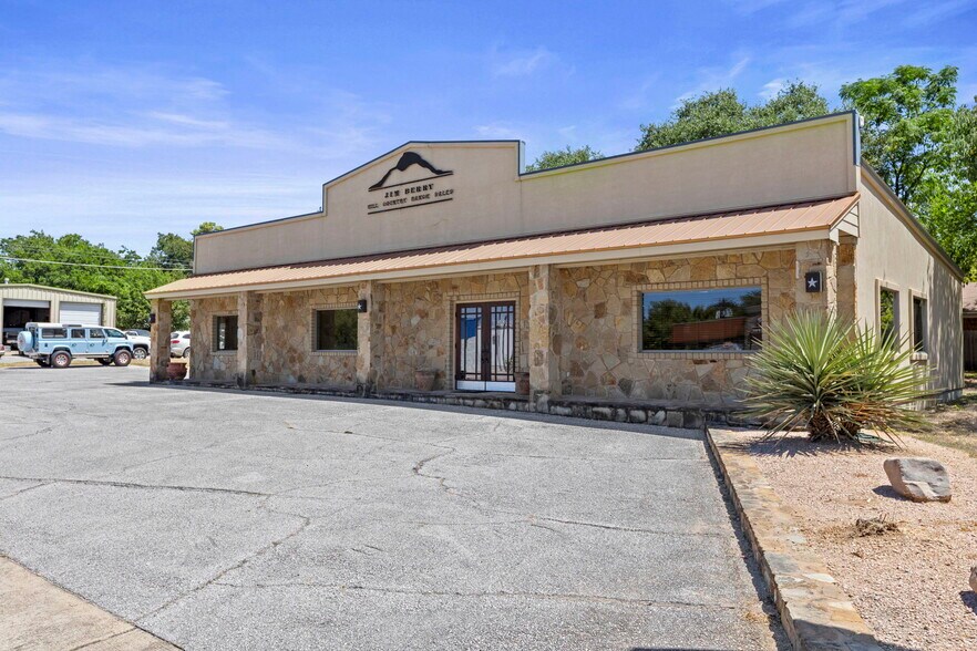 More Photos Of 503 S Highway 281, Burnet Office For Sale