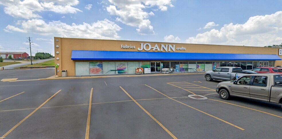 More Photos Of 130-190 Delco Plz, Winchester Unknown For Lease