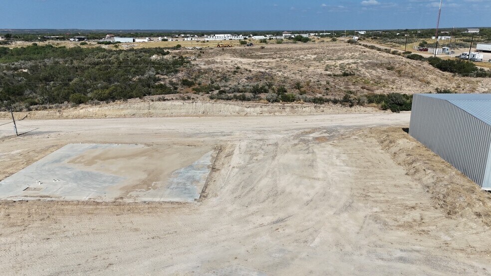 More Photos Of 311 Chicote Rd, Laredo Industrial For Sale