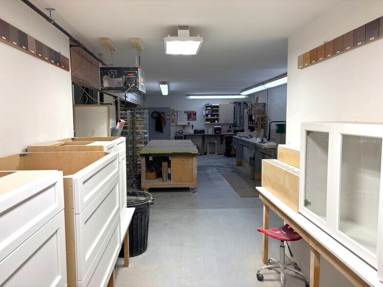 More Photos Of 91 Willenbrock Rd, Oxford Flex For Sale