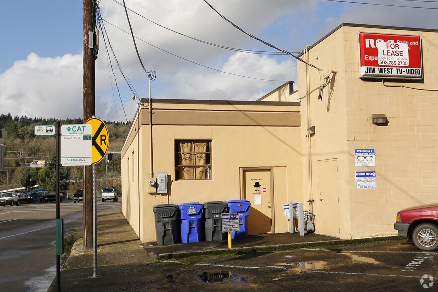 More Photos Of 502 Main St, Oregon City Storefront For Lease