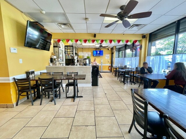 More Photos Of 50 Middle Country Rd, Coram Storefront Retail Office For Lease