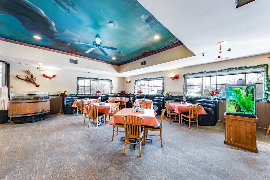 More Photos Of 3011 Ogden Ave, Lisle Restaurant For Sale