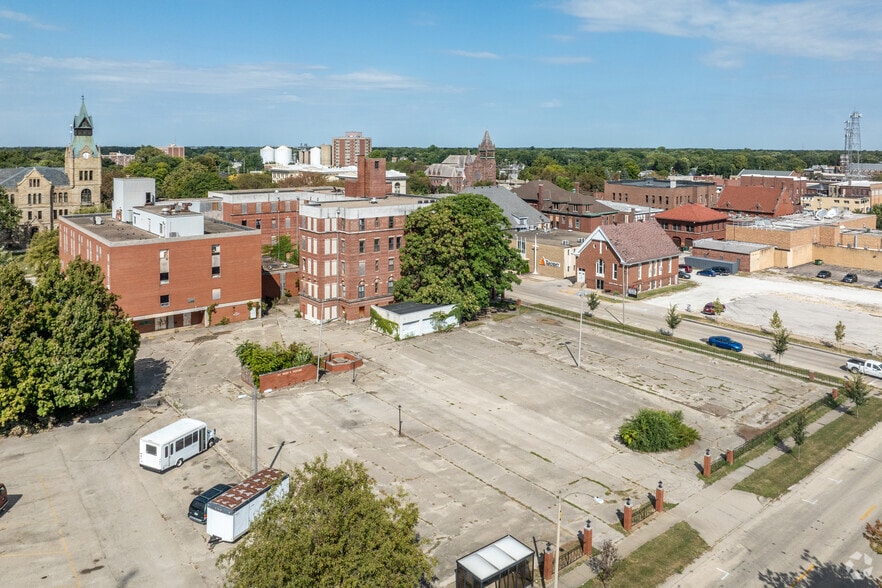 More Photos Of 239 S Cherry St, Galesburg Skilled Nursing Facility For Sale