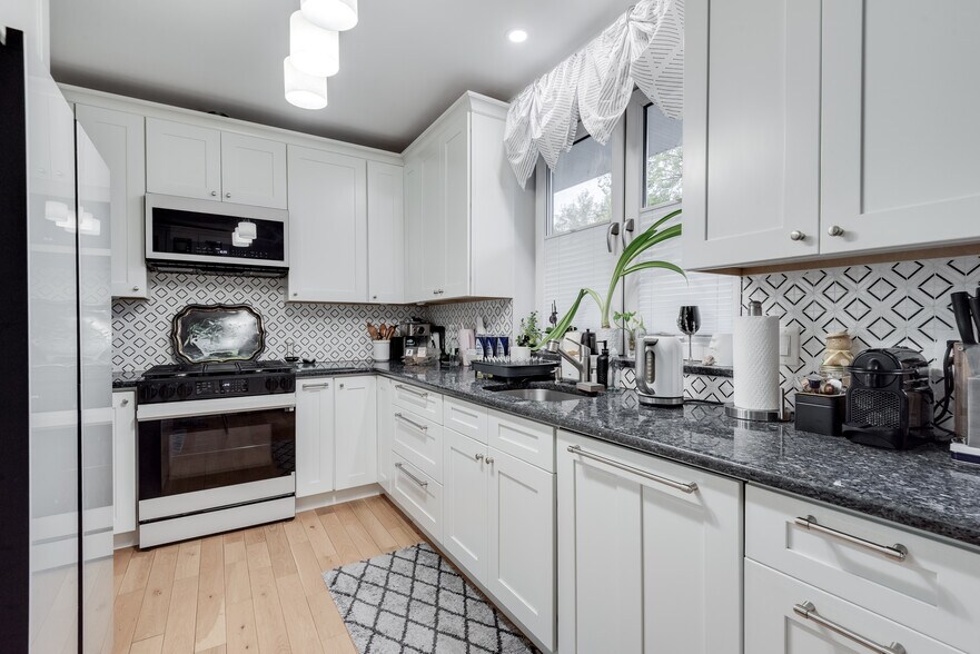More Photos Of 2020 Bleecker St, Ridgewood Multifamily For Sale