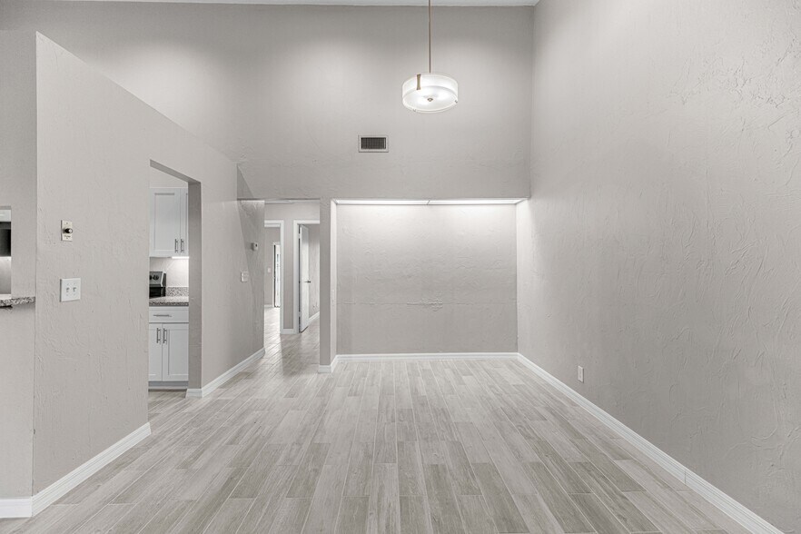 More Photos Of 4151 SE 22nd Ave, Ocala Apartments For Sale