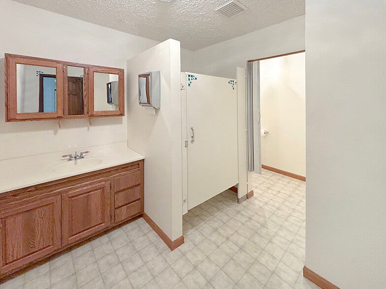 More Photos Of 2625 Industrial Dr, Bedford Religious Facility For Sale