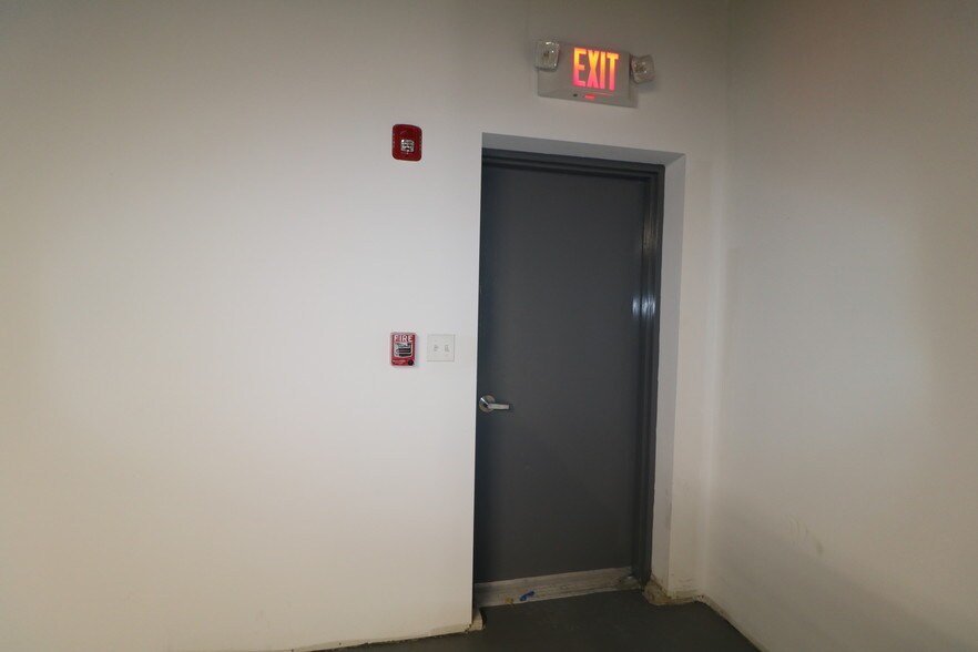 More Photos Of 686 Main Ave, Passaic Storefront For Lease