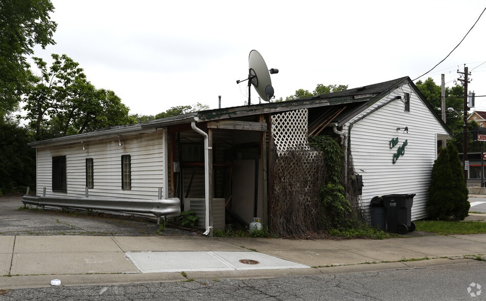 More Photos Of 2401 Alexandria Pike, Newport General Retail For Sale