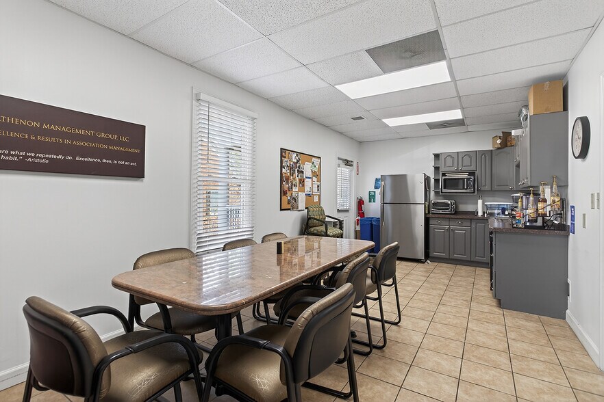 More Photos Of 5034 Thoroughbred Ln, Brentwood Office For Sale