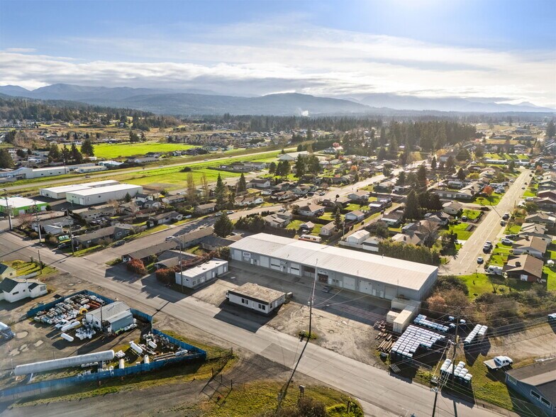 More Photos Of 503 S 3rd Ave, Sequim Flex For Lease