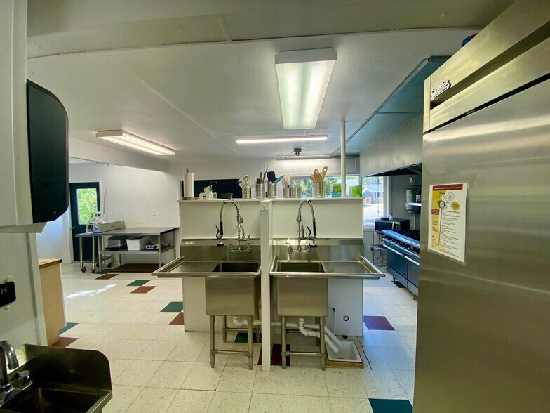 More Photos Of 730 Granite Ave, Shelby Specialty For Sale