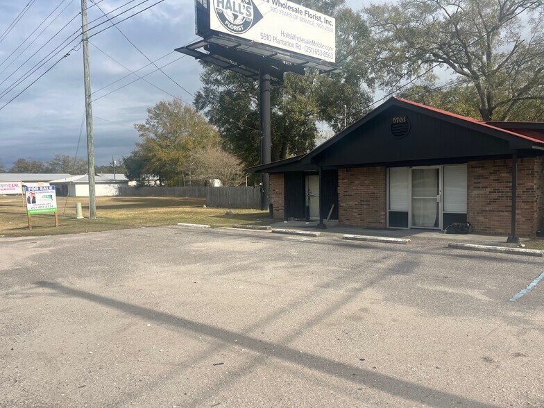 More Photos Of 5701 Us-90 Hwy, Theodore Freestanding For Sale