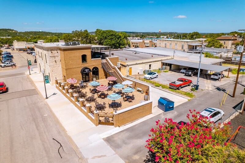 More Photos Of 316 E Wallace St, San Saba General Retail For Sale