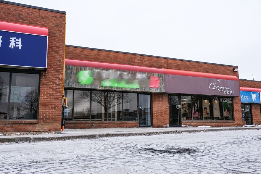 More Photos Of 155 E Beaver Creek Rd, Richmond Hill Office For Sale