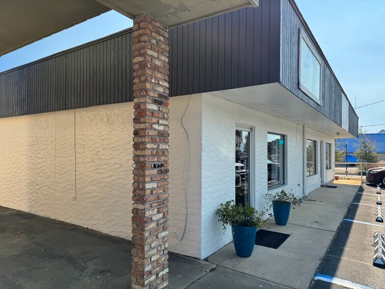 More Photos Of 114-116 Benning Dr, Destin Storefront For Sale