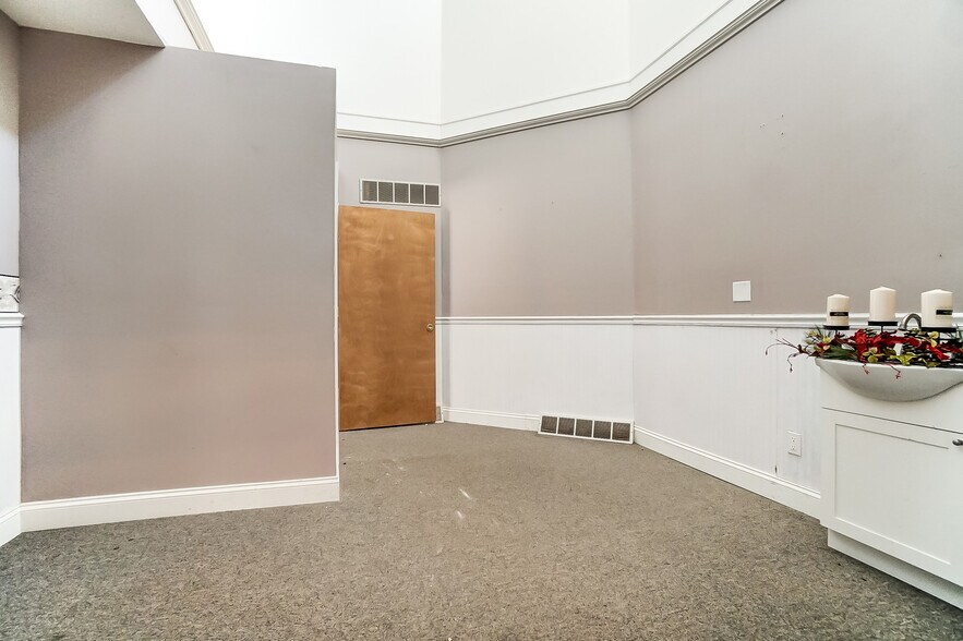 More Photos Of 6750 Brandt Pike, Huber Heights Medical For Sale