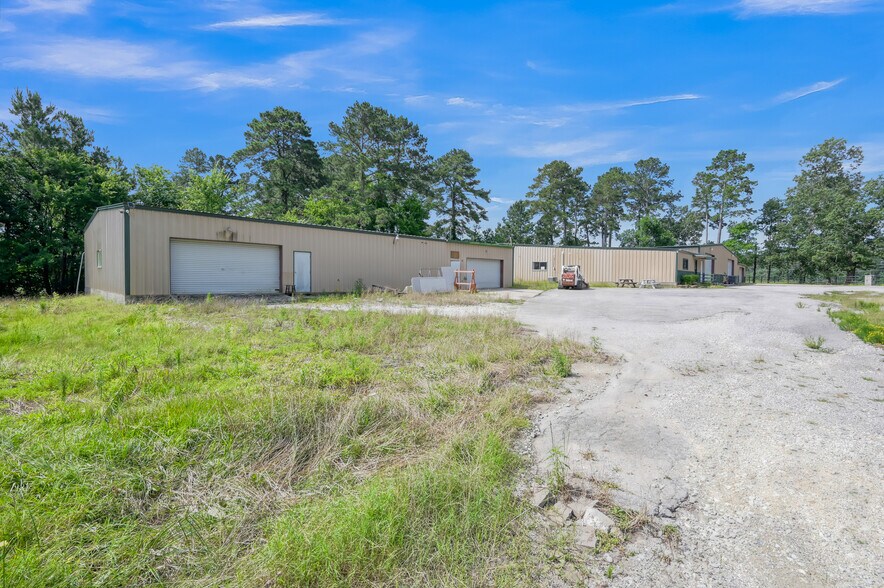 More Photos Of 2745 Interstate 45 S, New Waverly Manufacturing For Sale