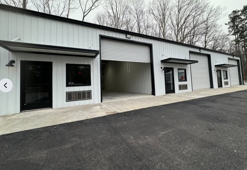 Primary Photo Of 700 Howe Blvd, Gadsden Showroom For Lease
