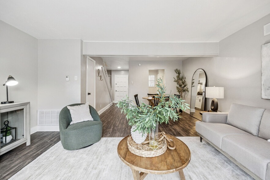 More Photos Of 15545 El Estado Dr, Dallas Multifamily For Sale