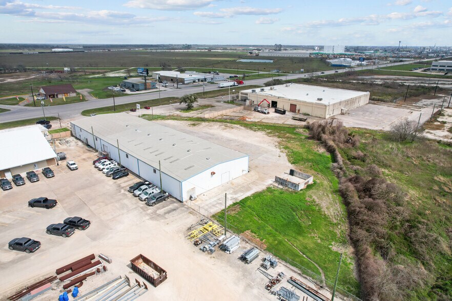 More Photos Of 6719 E Highway 332, Freeport Industrial For Sale