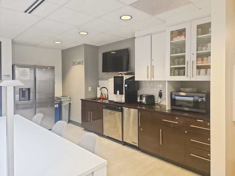 More Photos Of 200 Union Blvd, Lakewood Coworking Space