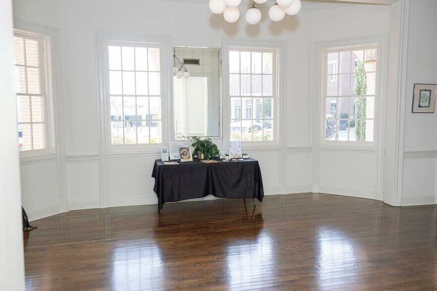 More Photos Of 119 Ridley Ave, Lagrange Office For Sale