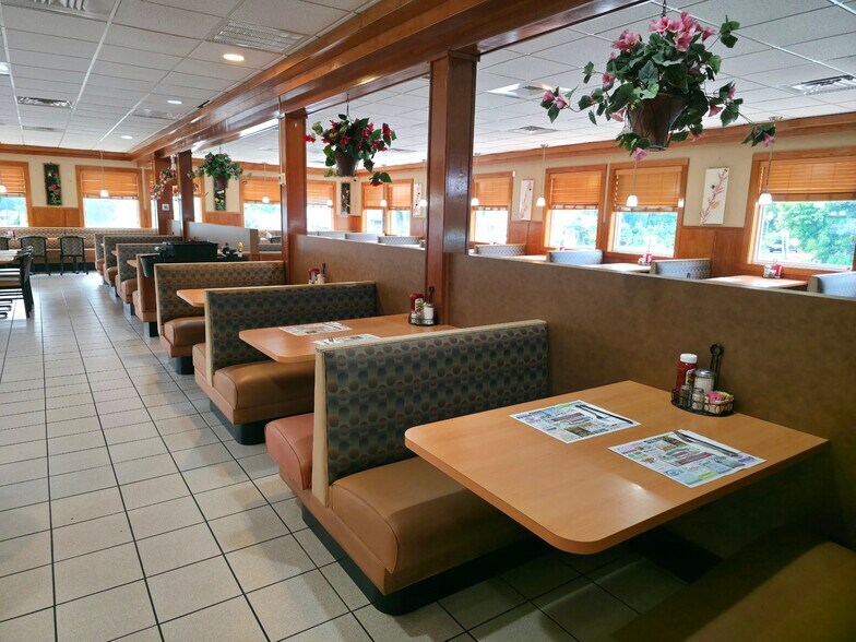 More Photos Of 127 Trenton Rd, Browns Mills Restaurant For Lease