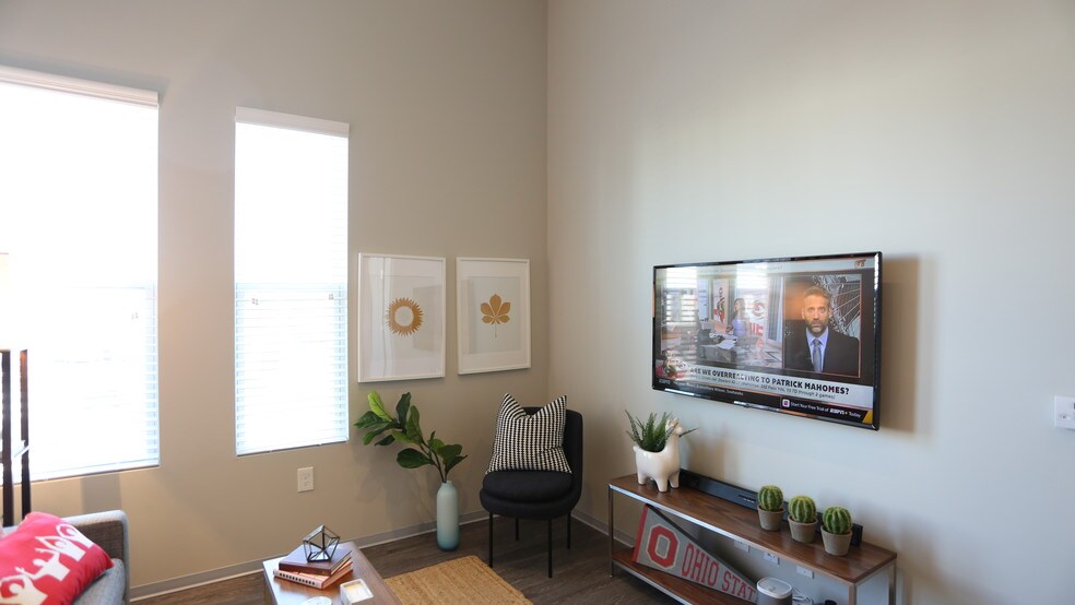 More Photos Of 1400 N High St, Columbus Apartments For Lease