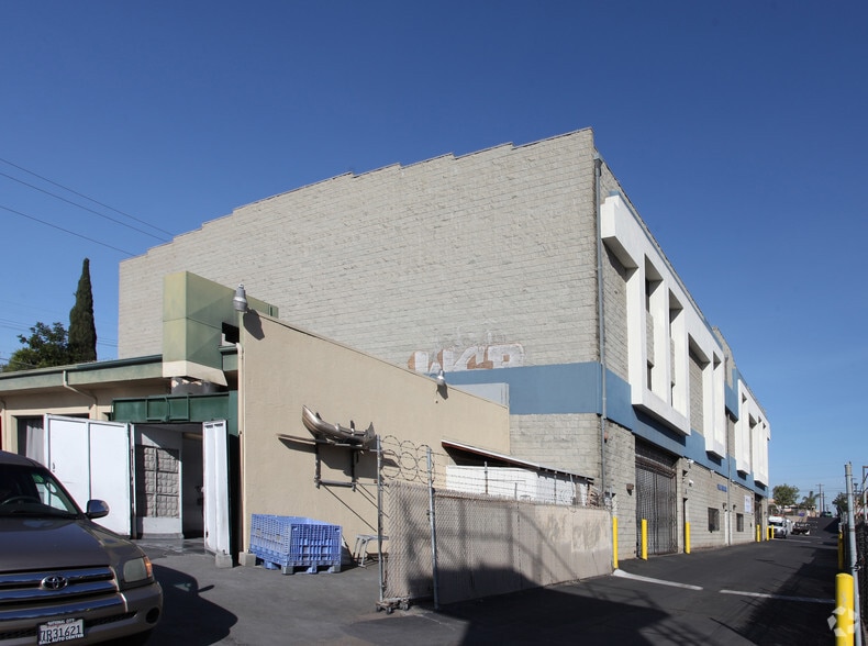 More Photos Of 1703-1705 Hoover Ave, National City Manufacturing For Lease