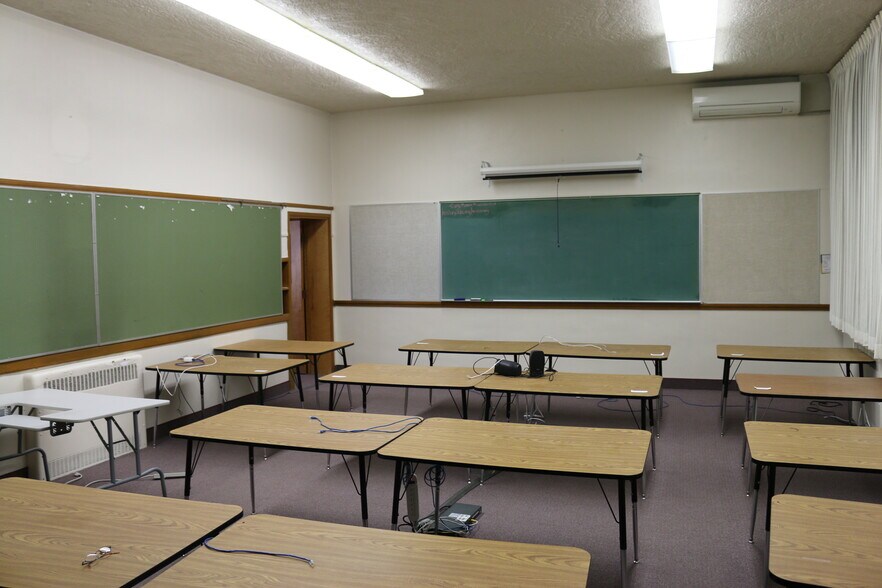 More Photos Of 590 S Main St, Payson Office For Sale