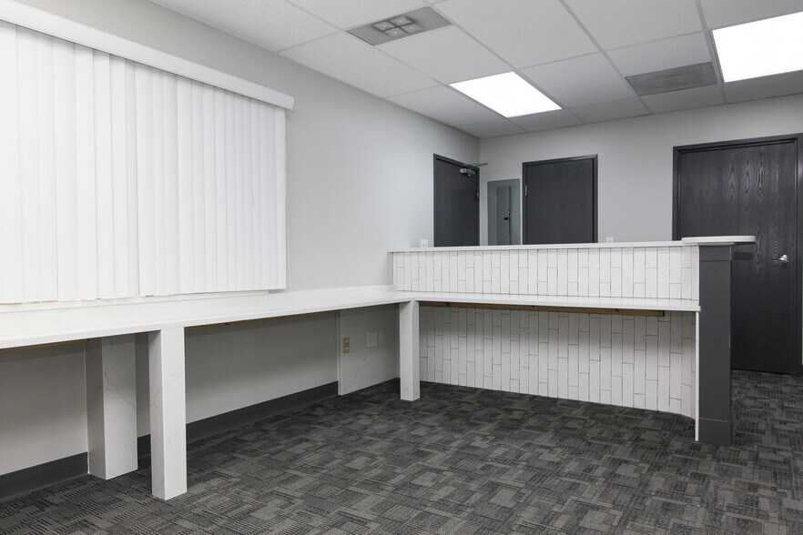 More Photos Of 38300 Van Dyke Ave, Sterling Heights Medical For Lease