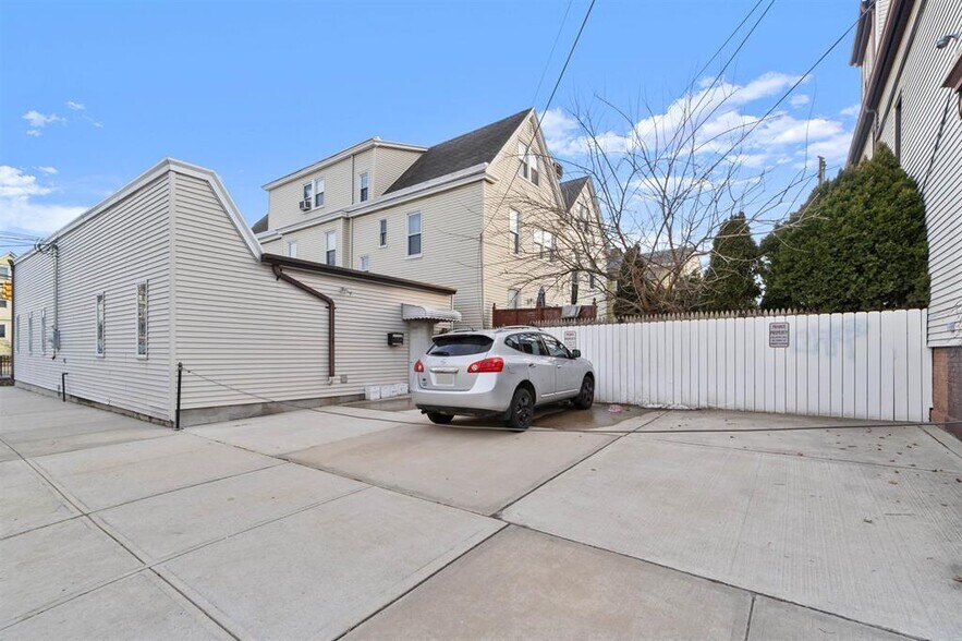 More Photos Of 391 Kennedy Blvd, Bayonne Medical For Sale