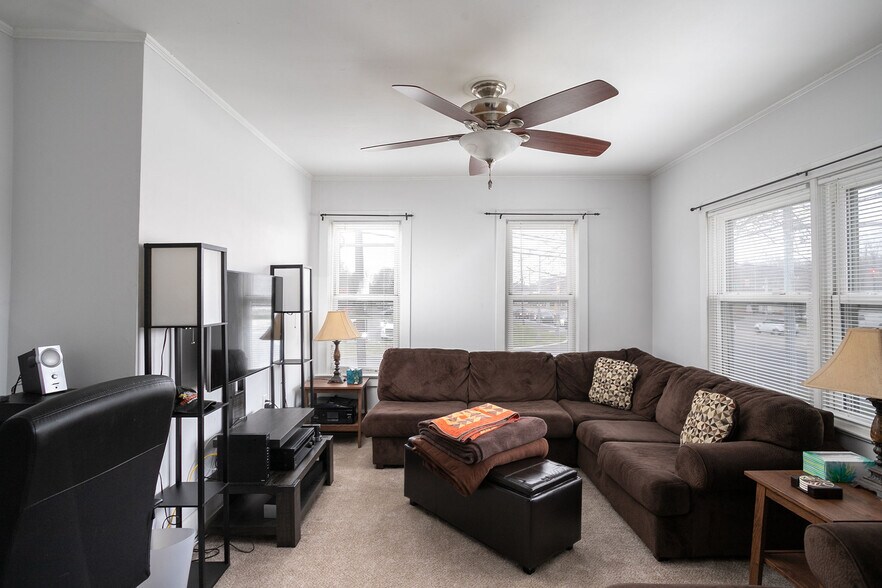 More Photos Of 37 US Highway 130, Trenton Light Manufacturing For Sale