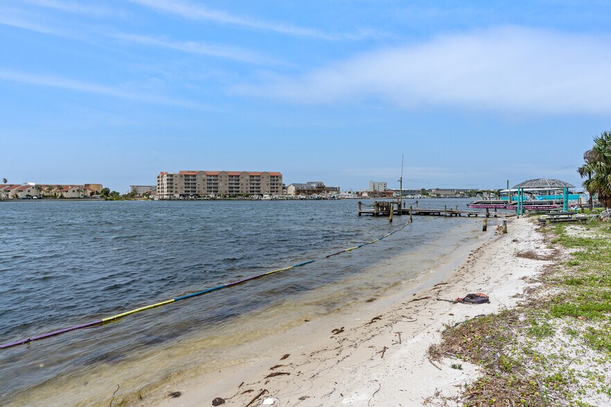 More Photos Of 195 Brooks St SE, Fort Walton Beach Hotel For Sale