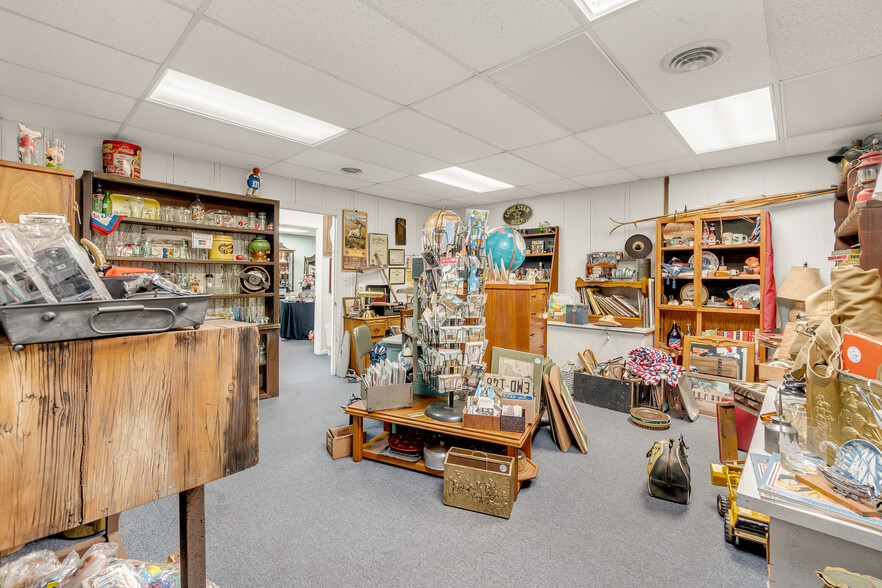 More Photos Of 112 N Orange St, Fredericksburg Storefront Retail Office For Sale