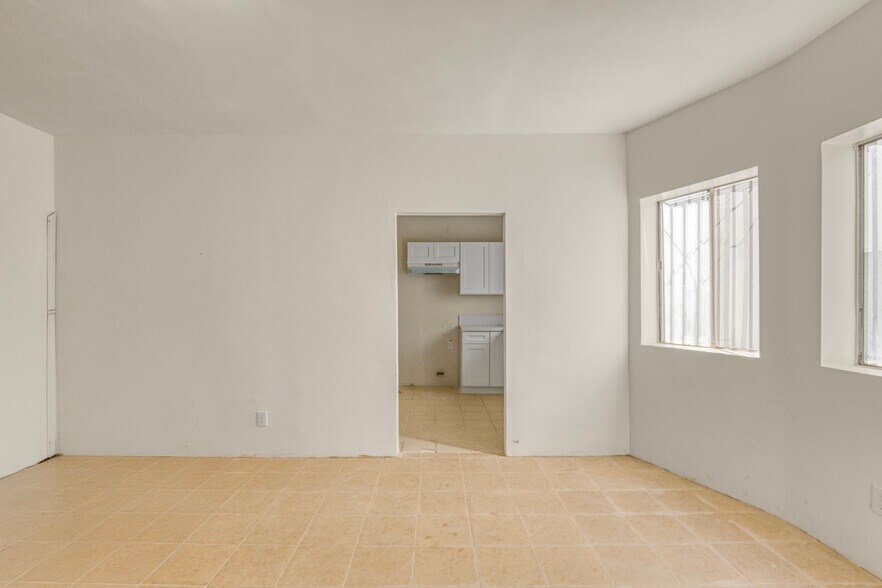 More Photos Of 1513 W 12th Pl, Los Angeles Apartments For Sale